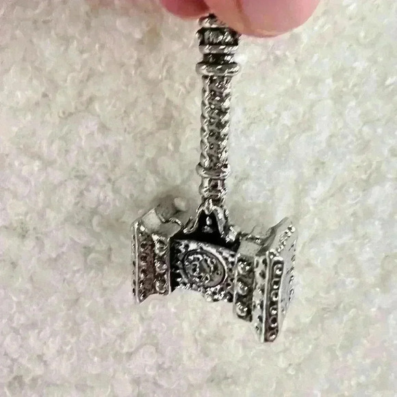 Trendy Pendant Necklace  Collection - Picture 5 of 6